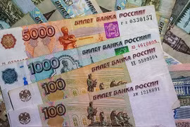 Tỷ giá đồng ruble ổn định trước vòng đàm phán mới giữa Nga và Ukraine