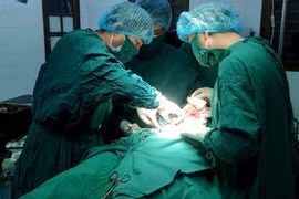 Phẫu thuật thành công ca xoắn lá lách do lạc chỗ hiếm gặp