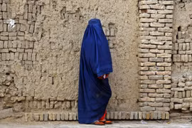 Mỹ, Anh, EU kêu gọi Taliban rút lại lệnh cấm nữ nhân viên viện trợ