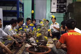 Bài 4: Đón Tết trên "nhà thép" được dựng giữa biển