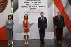 Trong ảnh (từ trái sang): Bộ trưởng Thương mại Mỹ Gina Raimondo, Bộ trưởng Kinh tế Mexico Tatiana Clouthier, Ngoại trưởng Mỹ Antony Blinken cùng người đồng cấp Mexico Marcelo Ebrard chụp ảnh chung trước cuộc họp báo tại Mexico City ngày 12/9/2022. (Nguồn: