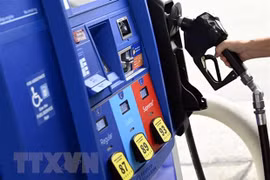 Một trạm xăng ở Arlington, bang Virginia, Mỹ. (Ảnh: AFP/TTXVN) 