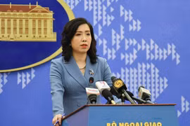 Người phát ngôn Bộ Ngoại giao Lê Thị Thu Hằng phát biểu tại buổi họp báo. (Ảnh: TTXVN)