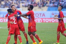 Đè bẹp nhà vô địch Myanmar, Bình Dương xưng vương Mekong Cup 2014 