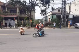 Thanh Thủy - Khánh Linh