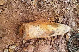 Một quả bom được phát hiện tại Việt Nam. (Nguồn: TTXVN phát)