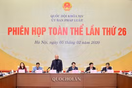Phó Chủ tịch Quốc hội Uông Chu Lưu phát biểu chỉ đạo tại phiên họp. (Nguồn: quochoi.vn)