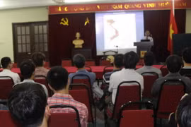 Đại sứ Nguyễn Hồng Thao chia sẻ thông tin về hành động trái phép của Trung Quốc tại Biển Đông. (Ảnh: Dung-Giáp/Vietnam+)