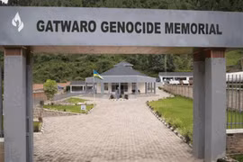 Một khu đài tưởng niệm các nạn nhân diệt chủng ở Kibuye, miền tây Rwanda, ngày 3/12/2020. (Nguồn: newsaf.cgtn.com)