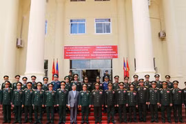 Đại biểu hai đoàn chụp ảnh chung. (Ảnh: Phạm Kiên/TTXVN)