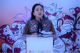 Chủ tịch luân phiên AIPA Puan Maharani phát biểu tại họp báo. (Nguồn: AIPA)