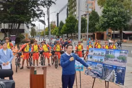 Thị trưởng của thủ đô Seoul Park Won-soon thuyết trình về kế hoạch CRT trong chuyến thăm Colombia. (Nguồn: Yonhap)