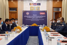 Quang cảnh lễ bàn giao. (Ảnh: Nguyễn Hùng/Vietnam+)