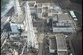 Toàn cảnh công trình xây dựng lò phản ứng thứ nhất tại nhà máy điện hạt nhân Fukushima số 1 tại thị trấn Okuma thuộc tỉnh Fukushima tháng 4/2011. (Ảnh: AFP/TTXVN)