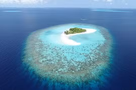 Nghiên cứu mới tuyên bố rằng các đảo san hô, chẳng hạn như Maldives (ảnh), có thể tự thích nghi để sống sót khi mực nước dâng cao. (Nguồn: dailymail.co.uk)