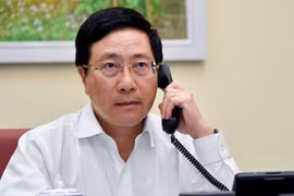 Phó Thủ tướng, Bộ trưởng Ngoại giao Phạm Bình Minh điện đàm với Bộ trưởng Ngoại giao Nigeria Geofrey Onyeama. (Ảnh: TTXVN phát)