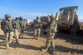 Binh sỹ Mỹ làm nhiệm vụ tại căn cứ quân sự Basmaya, phía đông nam thủ đô Baghdad của Iraq. (Ảnh: AFP/TTXVN)