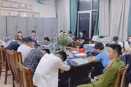 Hà Nội: Đột kích quán bar, phát hiện hàng chục 'dân chơi' dùng ma túy