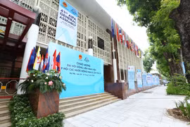 [Photo] Hà Nội trang hoàng cờ hoa chào mừng Đại hội đồng AIPA 41