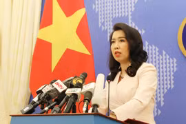 Người phát ngôn Bộ Ngoại giao Lê Thị Thu Hằng trả lời câu hỏi của phóng viên các cơ quan báo thông tấn, báo chí trong nước và quốc tế. (Ảnh: Lâm Khánh/TTXVN)