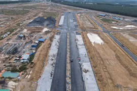 Khu tái định cư Lộc An-Bình Sơn đang trong quá trình xây dựng. (Ảnh: Công Phong/TTXVN)