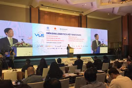 Bộ trưởng Công Thương Trần Tuấn Anh phát biểu tại diễn đàn Logistics 2020. (Ảnh: Đức Duy/Vietnam+)