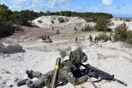 Binh sỹ NATO tham gia một cuộc tập trận. (Nguồn: AFP/TTXVN) 