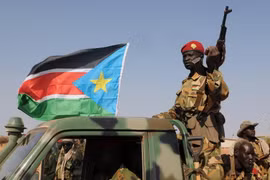 Binh sỹ Nam Sudan tuần tra tại thị trấn Bentiu. (Nguồn: AFP/TTXVN) 