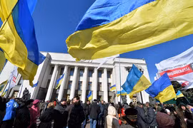 IMF: Ukraine phải đạt thỏa thuận tái cơ cấu nợ trước tháng Sáu