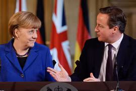 Thủ tướng Anh David Cameron và người đồng cấp Đức Angela Merkel. (Nguồn: thesun.co.uk) 