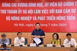 Bí thư Thành ủy Hà Nội Vương Đình Huệ phát biểu tại buổi làm việc với Ban Cán sự Đảng Bộ Nông nghiệp và Phát triển nông thôn. (Ảnh: Văn Điệp/TTXVN)