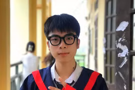 Em Phạm Văn Linh là thủ khoa cả nước Kỳ thi tốt nghiệp trung học phổ thông năm 2022. (Ảnh: NVCC)