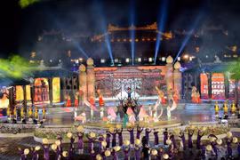 Biểu diễn nghệ thuật trong đêm khai mạc Festival Huế 2016. (Ảnh: Thanh Hà/TTXVN)