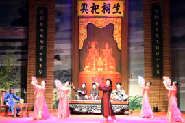Một tiết mục trong Liên hoan ca trù toàn quốc 2018. (Ảnh minh họa: TTXVN)