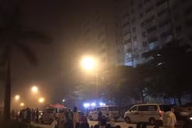 Vụ cháy làm hàng trăm người hoảng sợ bỏ chạy. (Nguồn: baonghean.vn)