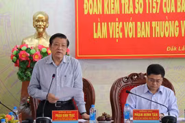 Ông Phan Đình Trạc, Bí thư Trung ương Đảng, Trưởng Ban Nội chính Trung ương, Trưởng đoàn kiểm tra phát biểu tại buổi làm việc. (Ảnh: Tuấn Anh/TTXVN)