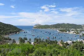 Phong cảnh vịnh Vĩnh Hy, Ninh Thuận. (Ảnh: Nguyễn Thành/TTXVN) 