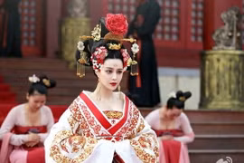 Phạm Băng Băng đóng vai Võ Mỵ Nương trong "Võ Tắc Thiên." (Nguồn: CCTVNews)