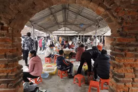[Photo] Đặc sắc phiên chợ Tết vẫn nguyên hồn quê xưa ở Hải Dương