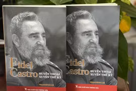 Hai cuốn sách khắc họa chân dung của Chủ tịch Cuba Fidel Castro