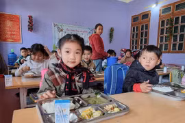 Bữa ăn học đường tại Trường Tiểu học Tô Múa, Huyện Vân Hồ, Tỉnh Sơn La.