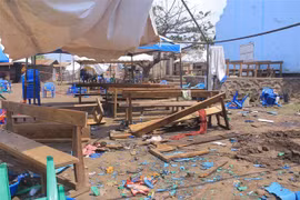 Hiện trường vụ tấn công nhằm vào nhà thờ ở thành phố Kasindi, tỉnh Bắc Kivu, CHDC Congo ngày 15/1/2023. (Ảnh: THX/TTXVN)