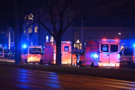 Cảnh sát tại hiện trường vụ nổ súng ở Hamburg. (Nguồn: CNN)