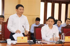 Bộ trưởng Bộ Giao thông vận tải Nguyễn Văn Thắng phát biểu tại buổi làm việc. (Ảnh: Phạm Cường/TTXVN)