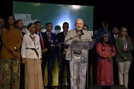Tổng thống đắc cử Brazil Luiz Inacio Lula da Silva phát biểu tại cuộc họp báo ở Brasilia ngày 29/12/2022. (Ảnh: AFP/TTXVN)