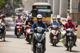 Hà Nội ngày nắng nóng (Ảnh: Lê Minh Sơn/Vietnam+)
