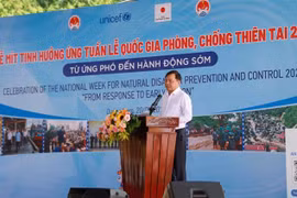 Ông Nguyễn Hoàng Hiệp, Thứ trưởng Bộ Nông nghiệp và Phát triển nông thôn, Phó trưởng Ban chỉ đạo về Phòng, chống thiên tai phát biểu tại lễ míttinh. (Ảnh: Đoàn Hữu Trung/TTXVN)