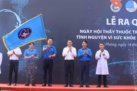 Nghi thức phát động Lễ ra quân Ngày hội Thầy thuốc trẻ làm theo lời Bác, tình nguyện vì sức khỏe cộng đồng năm 2023. (Ảnh: Minh Đức/TTXVN)