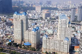 Các tòa nhà chung cư trên đường Nguyễn Hữu Cảnh, quận Bình Thạnh, Thành phố Hồ Chí Minh. (Ảnh: Hồng Đạt - TTXVN)