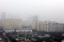 Bầu không khí tại khu vực quận Cầu Giấy vào lúc 11h ngày 4/10/2019. (Ảnh: Huy Hùng/TTXVN)